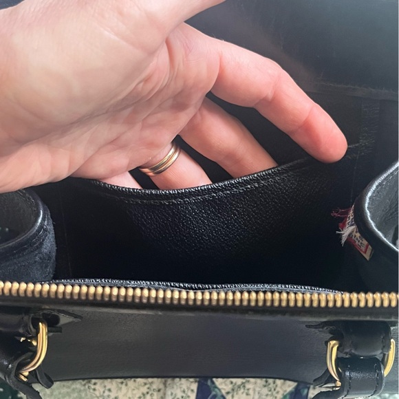 Vintage Dooney & Bourke Black AWL Shoulder Bag - Picture 12 of 15